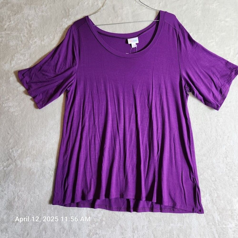 LuLaRoe Boyfriend T Shirt Top Medium Solid Purple Softest Fabric Short Sleeves